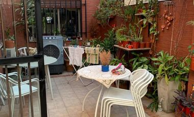 Venta PH 7 Amb.  en Flores  - Muy Buen Estado Con cochera, patio y parrilla