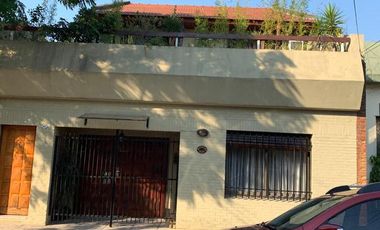 Venta PH 7 Amb.  en Flores  - Muy Buen Estado Con cochera, patio y parrilla