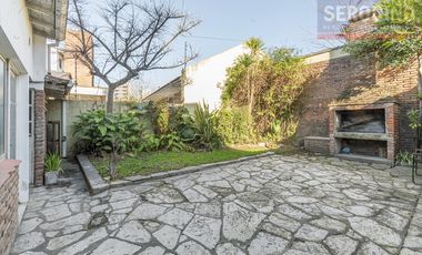 Casa en Barrio Parque Bernal