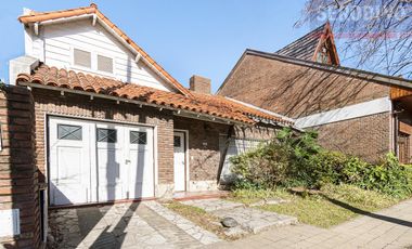 Casa en Barrio Parque Bernal