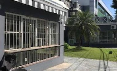 Lindisima oficina en complejo de oficinas y locales en Lomas de San Isidro