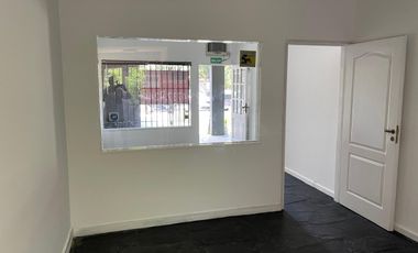 Lindisima oficina en complejo de oficinas y locales en Lomas de San Isidro
