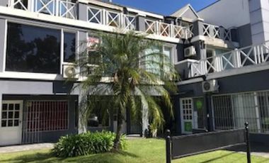 Lindisima oficina en complejo de oficinas y locales en Lomas de San Isidro