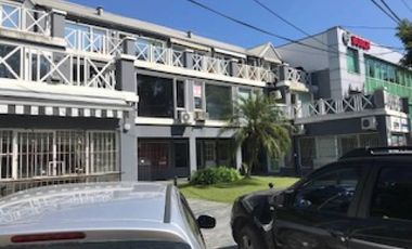 Lindisima oficina en complejo de oficinas y locales en Lomas de San Isidro