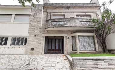 Edificio Comercial en Quilmes oeste a media cuadra de Andres Baranda