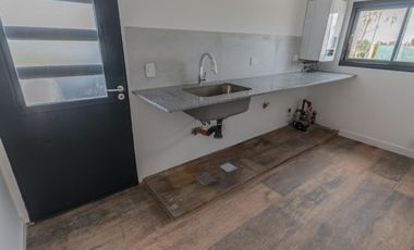 Casa en venta - 3 Dormitorios 3 Baños - Cocheras - 226Mts2 - Campos de Roca II