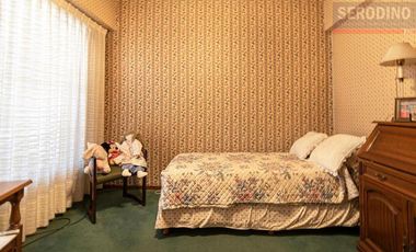 Chalet de 5 ambientes con parque