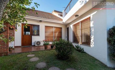 Chalet de 5 ambientes con parque