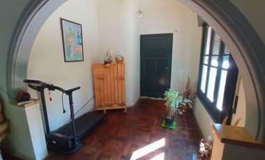 casa con local a la venta en  Gobernador Ugarte, 25 de Mayo.