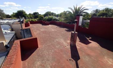 casa con local a la venta en  Gobernador Ugarte, 25 de Mayo.