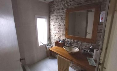 casa con local a la venta en  Gobernador Ugarte, 25 de Mayo.