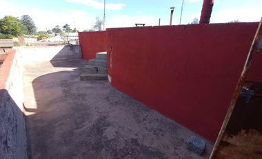 casa con local a la venta en  Gobernador Ugarte, 25 de Mayo.