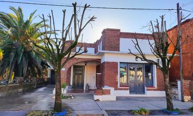 Casa con local a la venta en Gobernador Ugarte, 25 de Mayo.