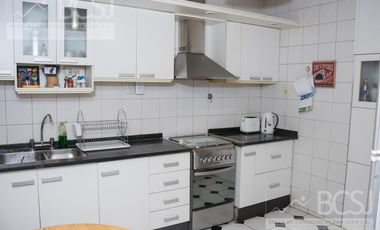 Casa Céntrica con Salón Comercial