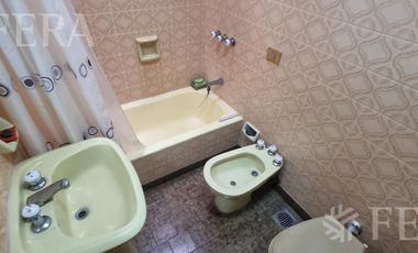 Venta de casa 4 ambientes con cochera en Villa Dominico