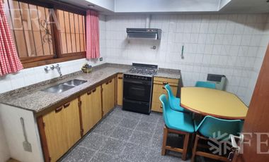 Venta de casa 4 ambientes con cochera en Villa Dominico