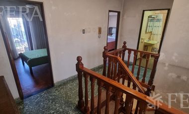 Venta de casa 4 ambientes con cochera en Villa Dominico