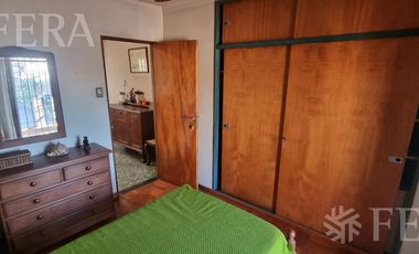 Venta de casa 4 ambientes con cochera en Villa Dominico