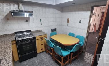 Venta de casa 4 ambientes con cochera en Villa Dominico