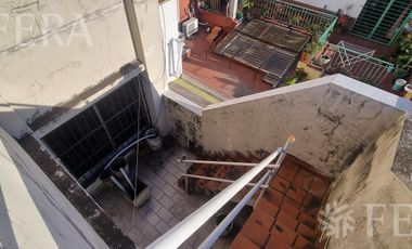 Venta de casa 4 ambientes con cochera en Villa Dominico