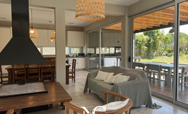 Casa en venta en costa esmeralda