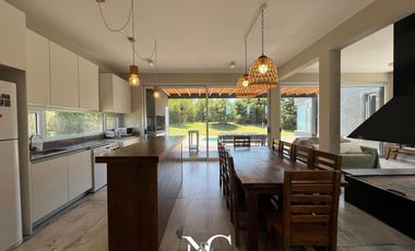 Casa en venta en costa esmeralda