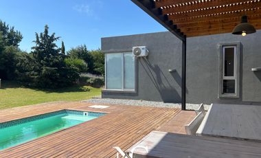 Casa en venta en costa esmeralda