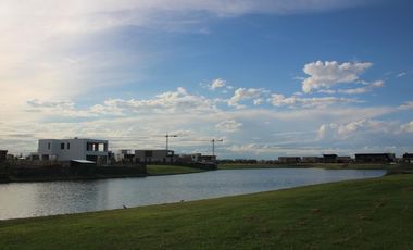 Lote a la Laguna FINANCIADO- Nordelta