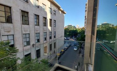 Oficina Frente a Tribunales