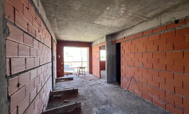 Departamento tres ambientes a la venta en Wilde Centro