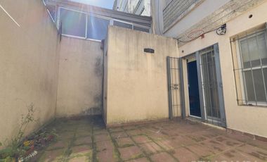 DEPARTAMENTO EN PLANTA BAJA CON PATIO 3 AMB APTO CRÉDITO Y PROFESIONAL