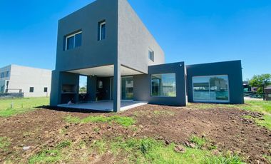 Casa en Santa Lucia, Pilar del este