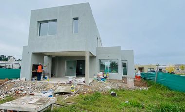 Casa en Santa Lucia, Pilar del este
