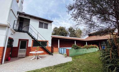 Edificio Comercial en venta - 7 Consultorios 3 Dormitorios 7 Baños - 428Mts2 - Berisso