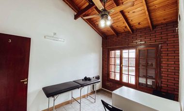 Edificio Comercial en venta - 7 Consultorios 3 Dormitorios 7 Baños - 428Mts2 - Berisso