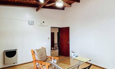 Edificio Comercial en venta - 7 Consultorios 3 Dormitorios 7 Baños - 428Mts2 - Berisso