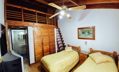 Edificio Comercial en venta - 7 Consultorios 3 Dormitorios 7 Baños - 428Mts2 - Berisso