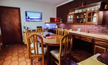 Edificio Comercial en venta - 7 Consultorios 3 Dormitorios 7 Baños - 428Mts2 - Berisso