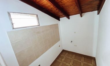 Edificio Comercial en venta - 7 Consultorios 3 Dormitorios 7 Baños - 428Mts2 - Berisso
