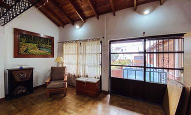 Edificio Comercial en venta - 7 Consultorios 3 Dormitorios 7 Baños - 428Mts2 - Berisso