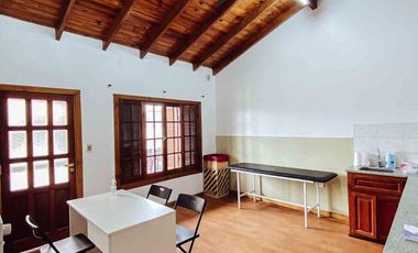 Edificio Comercial en venta - 7 Consultorios 3 Dormitorios 7 Baños - 428Mts2 - Berisso