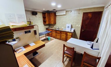 Edificio Comercial en venta - 7 Consultorios 3 Dormitorios 7 Baños - 428Mts2 - Berisso
