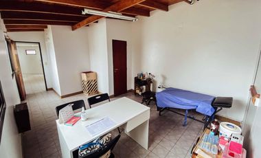 Edificio Comercial en venta - 7 Consultorios 3 Dormitorios 7 Baños - 428Mts2 - Berisso
