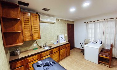 Edificio Comercial en venta - 7 Consultorios 3 Dormitorios 7 Baños - 428Mts2 - Berisso