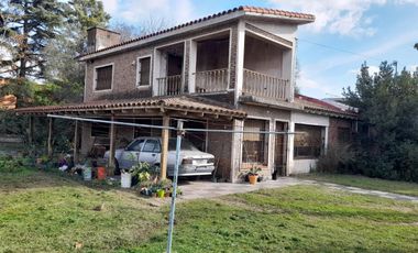 CHALET EN VENTA JOSE C PAZ Levalle  4355 APTA CREDITO