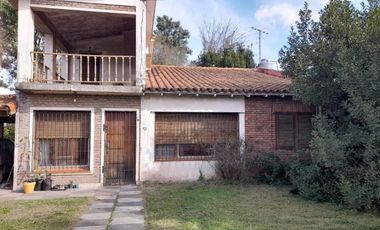 CHALET EN VENTA JOSE C PAZ Levalle  4355 APTA CREDITO