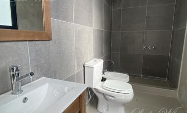Casa en venta con renta en Lagos de Canning
