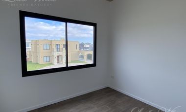 Casa en venta con renta en Lagos de Canning