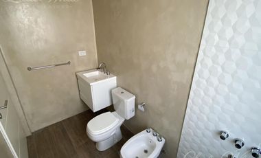 Casa en venta con renta en Lagos de Canning
