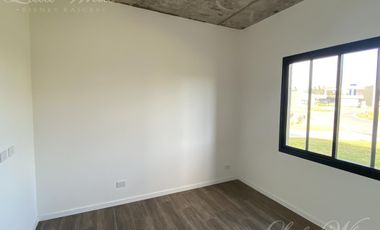 Casa en venta con renta en Lagos de Canning
